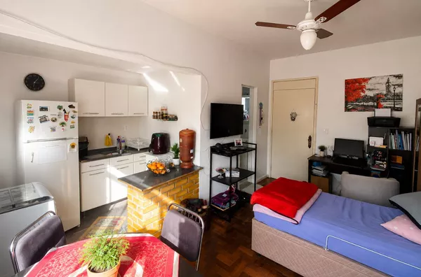 Apartamento JK mobiliado à venda no Centro Histórico | Porto Alegre