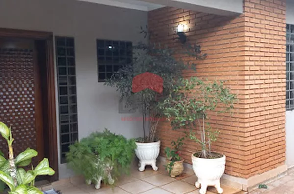 Casa em Vila Tiberio  -  Ribeirão Preto - Foto 1
