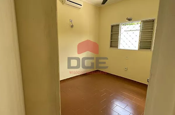 Casa 03 Dorm. em Quintino Facci II  -  Ribeirão Preto - Foto 4
