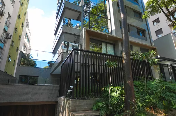 Imponent Residence