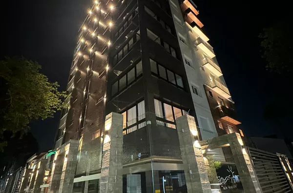 Fachada noturna 