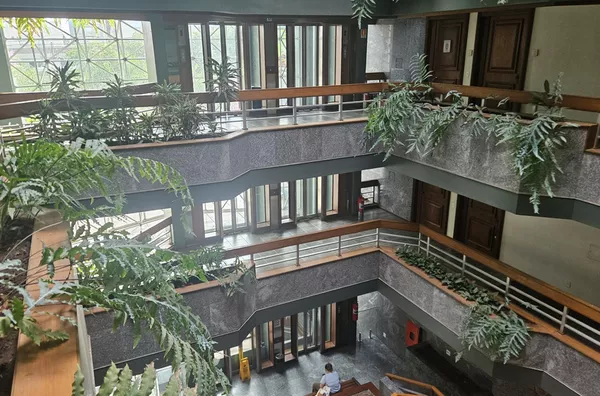 Edifício Royal Center Sala 303e304