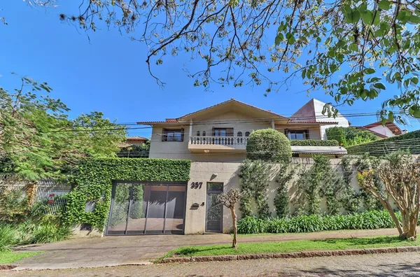 Casa próxima ao Colégio Farroupilha 