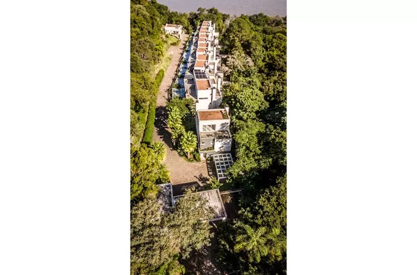 Casa em Condomínio na zona sul de Porto Alegre.