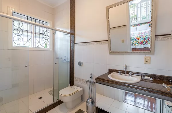 Casa 607 m² de área privativa em terreno de 980m²