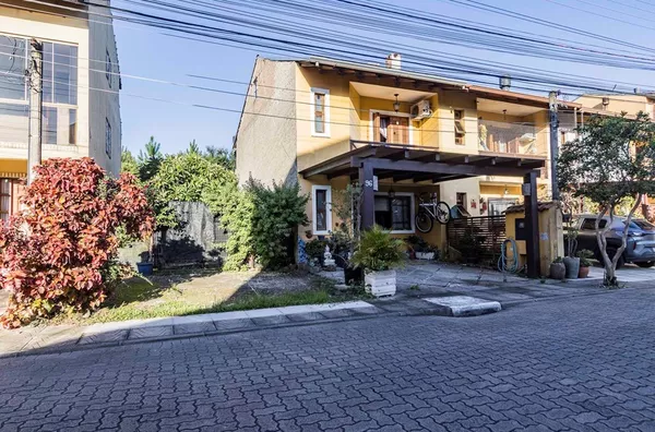 Casa em Condomínio 