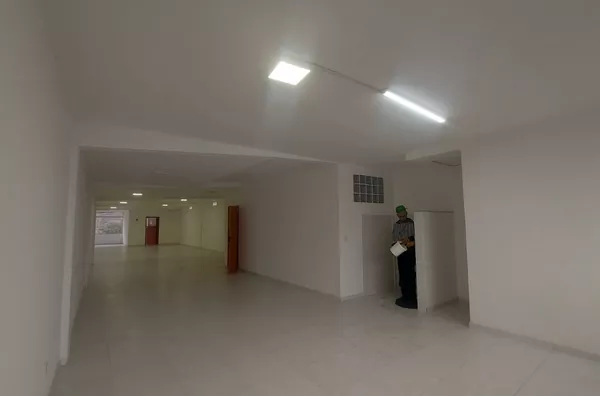 Sobreloja co =m 180m² para locação no Centro - Foto 2