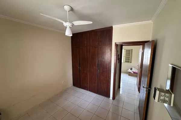 Casa para venda com 3 dormitórios. - Foto 2
