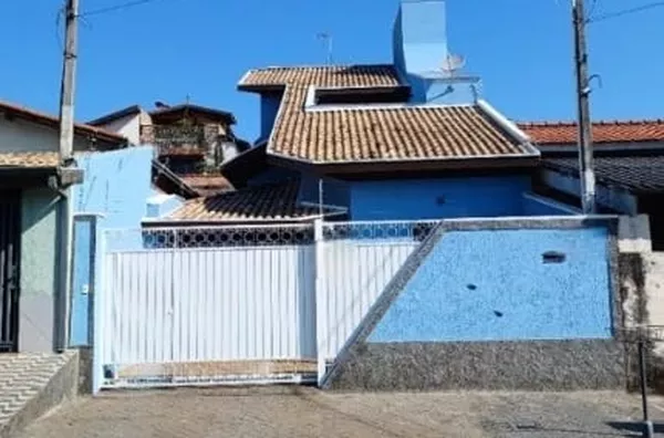 Casa com 3 quartos sendo 1 suíte - 132m² - Foto 1
