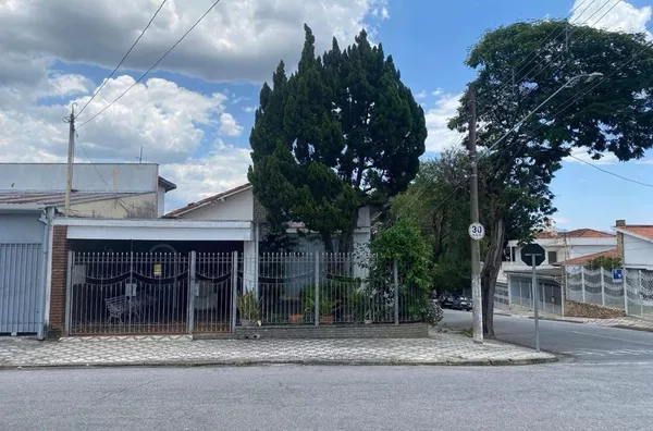 Casa com 4 quartos sendo 1 suíte - 280m² - Foto 1