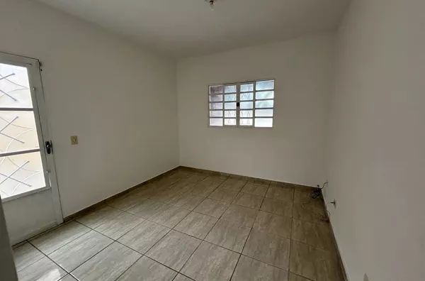 Casa 2 dormitórios com 90m² - Jardim Continental II, Taubaté/SP - Foto 1