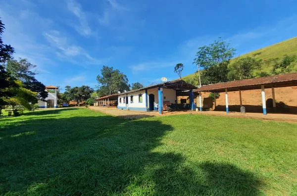 Sítio com 140m² de área privativa e 37 alqueires de área total - Foto 5