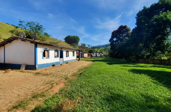 Sítio com 140m² de área privativa e 37 alqueires de área total - Foto 2