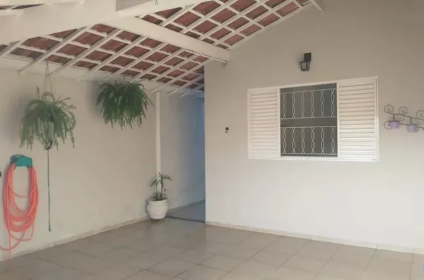 Casa com 3 dormitórios- 100m² - Foto 1