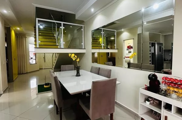 Sobrado com 3 dormitórios, sendo 1 suíte, 184m² - Foto 1