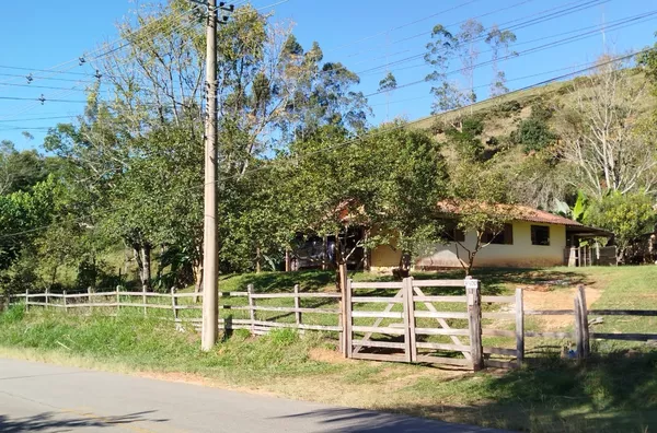 Sítio com 70m² de área privativa e 3 alqueires de área total - Foto 1