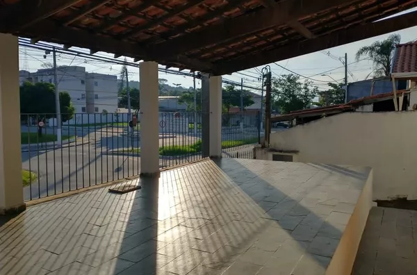 Casa 2 dormitórios, sendo 1 suíte, 100m² - Jardim Baronesa em Taubaté/SP - Foto 2