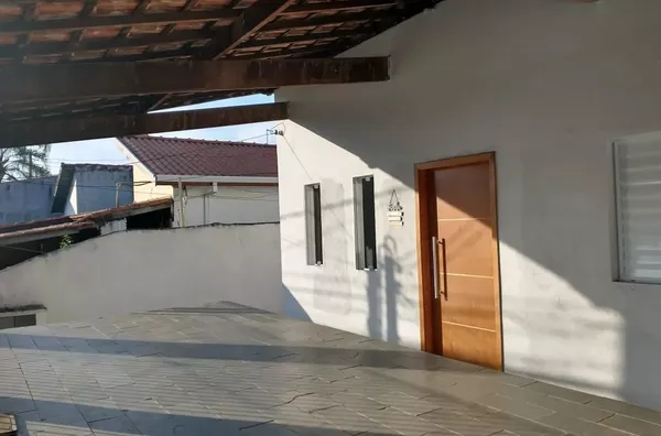 Casa 2 dormitórios, sendo 1 suíte, 100m² - Jardim Baronesa em Taubaté/SP - Foto 1
