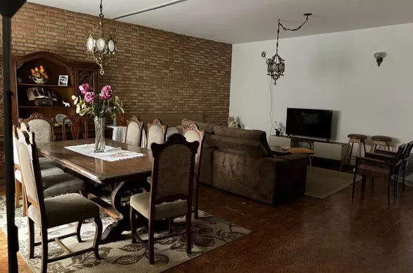Casa com 3 dormitórios - 300m² - Foto 4