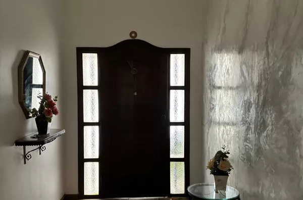 Casa com 3 dormitórios - 300m² - Foto 1