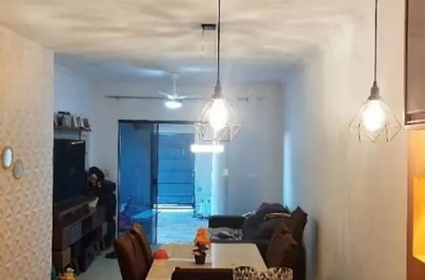 Casa com 2 quartos 100m² (tem uma casa nos fundos) - Foto 1