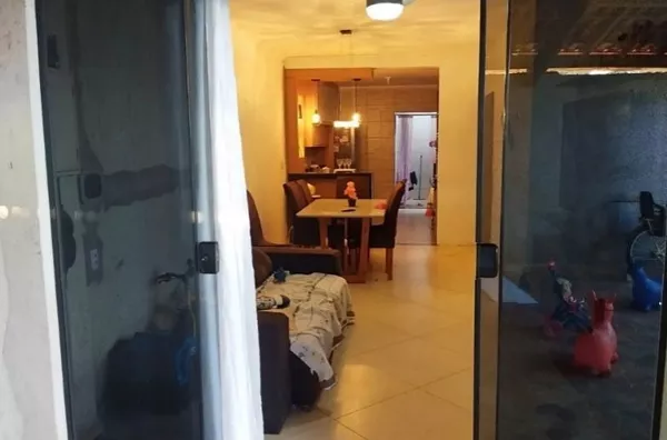 Casa com 2 quartos 100m² (tem uma casa nos fundos) - Foto 2