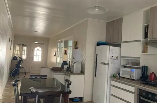 Casa com 3 quartos sendo 1 suíte 170m² - Foto 3