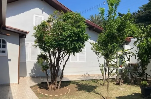 Casa com 3 quartos sendo 1 suíte 170m² - Foto 1