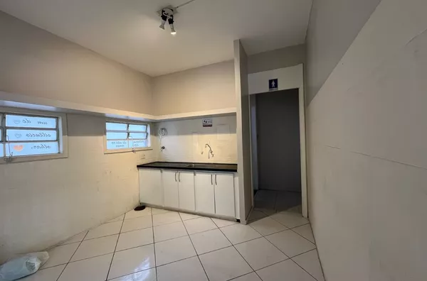 Casa comercial com 7 salas - 242m² - Foto 4
