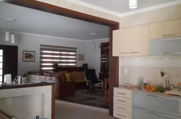 Casa com 3 quartos sendo 1 suíte - 240m² - Foto 2