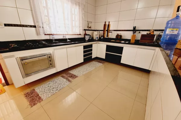 Casa com 4 quartos sendo 1 suíte - 290m² - Foto 3