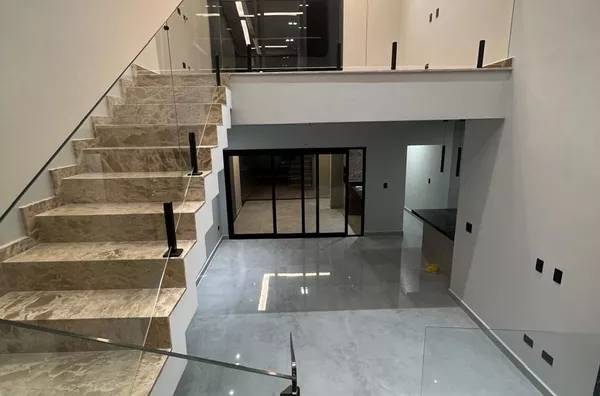 Sobrado com 3 dormitórios, sendo 1 suíte, 190m² de área privada - Condomínio Santa Mônica, Parque Residencial Maria Elmira em Caçapava/SP - Foto 4