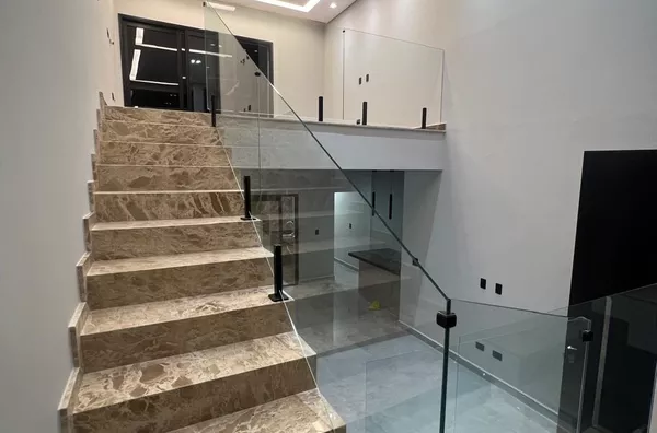 Sobrado com 3 dormitórios, sendo 1 suíte, 190m² de área privada - Condomínio Santa Mônica, Parque Residencial Maria Elmira em Caçapava/SP - Foto 5