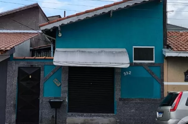 Casa para venda com pequeno ponto comercial. - Foto 1