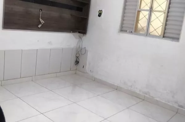 Casa para venda com pequeno ponto comercial. - Foto 3