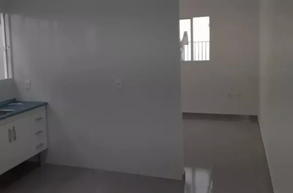 Casa com 2 dormitórios sendo 1 suíte 61m² - Foto 4