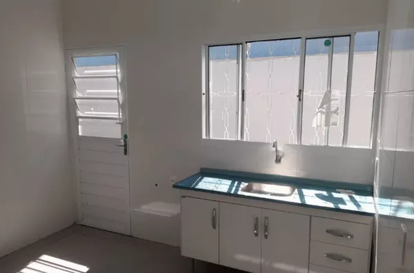 Casa com 2 dormitórios sendo 1 suíte 61m² - Foto 5