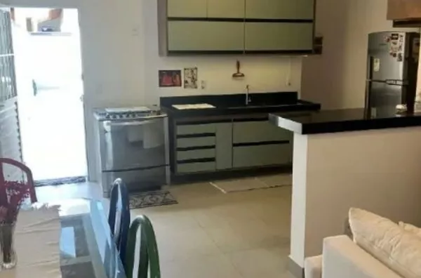 Casa com 2 quartos sendo 1 suíte - 75m² - Foto 2