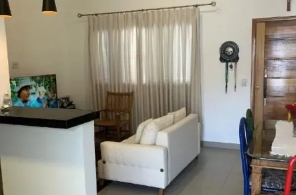 Casa com 2 quartos sendo 1 suíte - 75m² - Foto 1