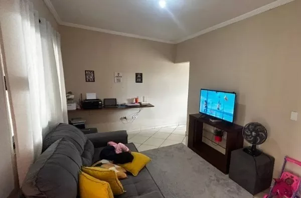 Casa com 2 dormitórios, sendo 1 suíte, 105m² - Foto 2