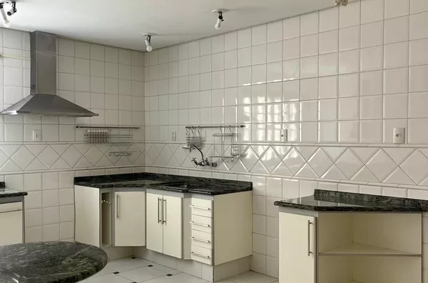 Sobrado com 3 dormitórios- 300m²- Jabuticabeiras - Foto 6