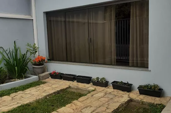 Casa com 4 quartos sendo 2 suítes - Foto 1