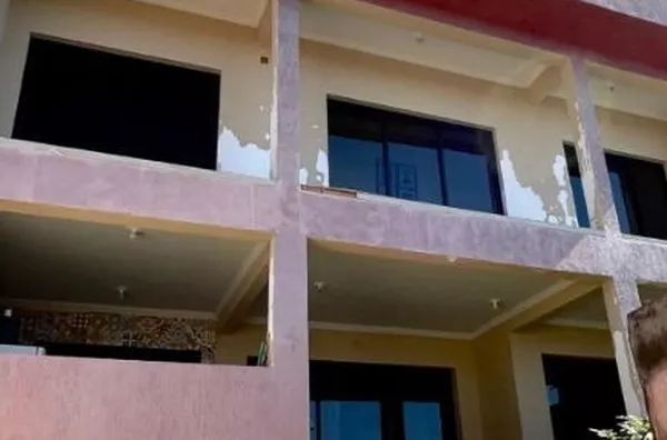 Sobrado com 3 quartos sendo 1 suíte - 150m² (possui um ponto comercial) - Foto 1