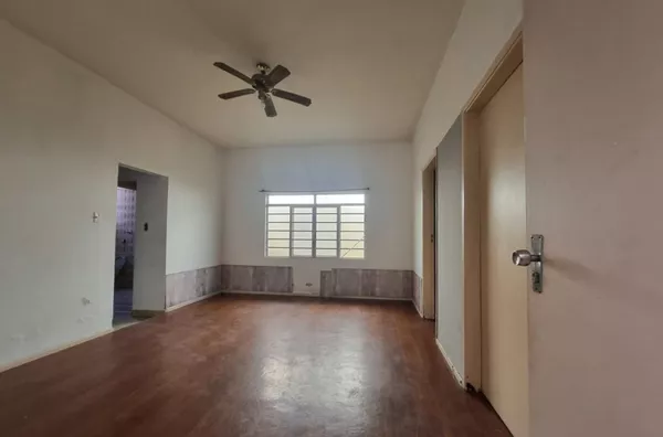 Casa com potencial comercial à venda, Centro, Taubaté-SP - Foto 1