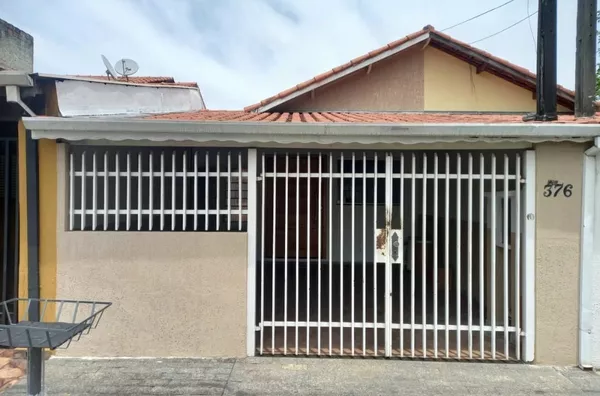 Casa à venda com 150m² com 2 dormitórios sendo 1 suíte. - Foto 1