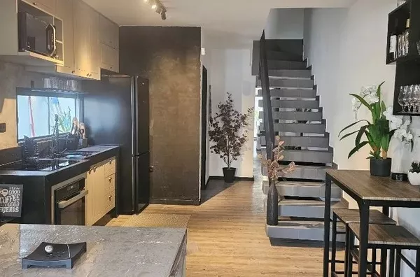 Sobrado com 4 dormitórios, sendo 3 suítes, 100m² de área privativa - Itaguá, em Ubatuba/SP - Foto 1