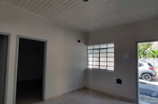 Casa com 2 dormitórios - 50m² - Foto 2