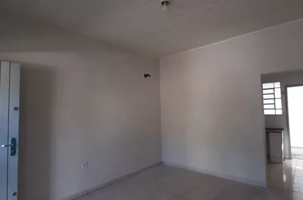 Casa com 2 dormitórios - 50m² - Foto 5