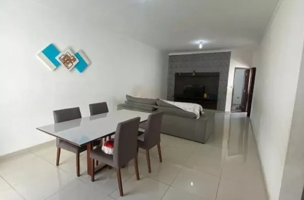 Casa com 3 quartos sendo 1 suíte - 159m² - Foto 1
