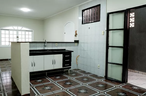 Casa com 3 quartos sendo 1 suíte - 153m² - Foto 3